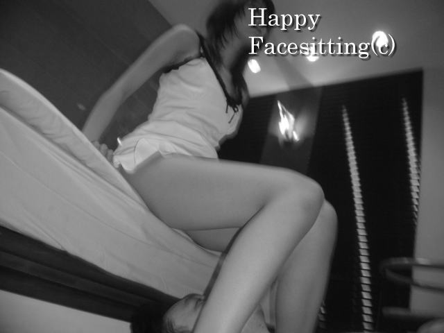 Happy Facesitting Column01