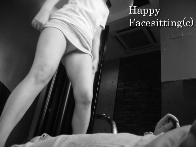 Happy Facesitting Column06